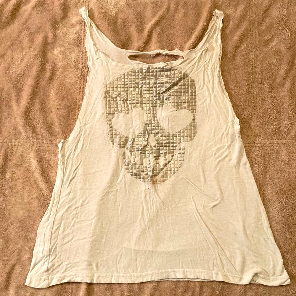 Skull with ❤️ eyes tank. Size M
